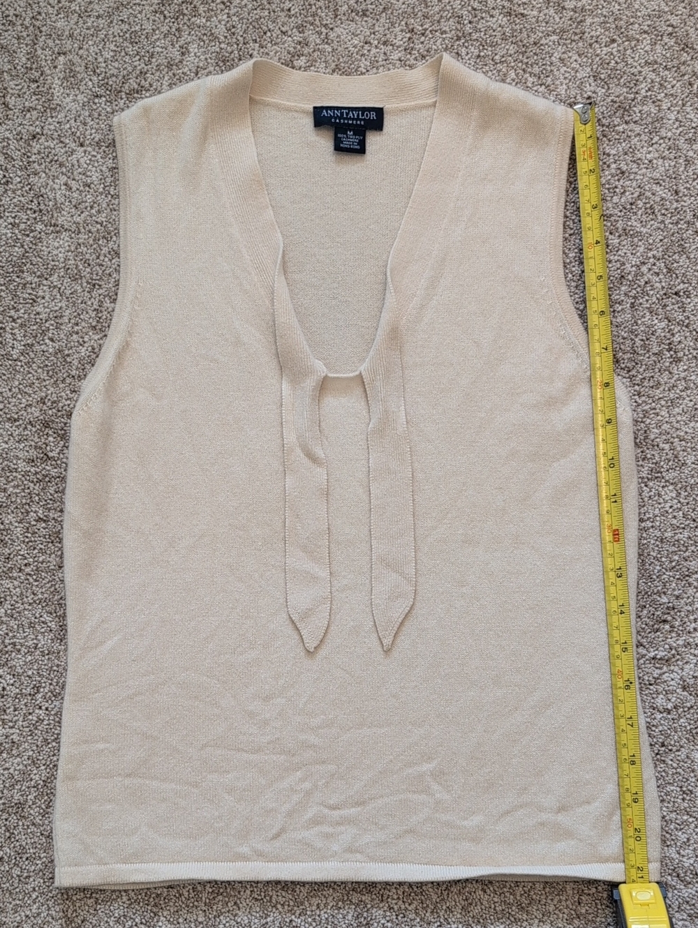 🗝️🧶 Ann Taylor,100% Cashmere, Cream Tie-Neck Sleeveless Top